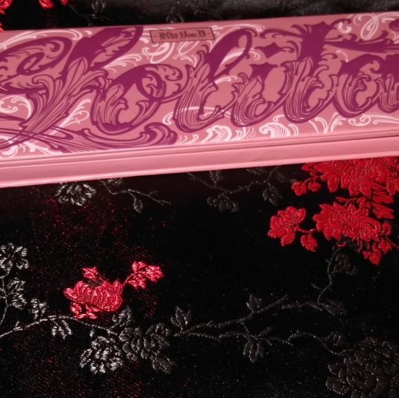 2 BNIB LOLITA & POR VIDA PALETTES. U get both ready 2 go!  Will split 65$ - Picture 2 of 13